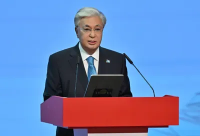 Тоқаев «Лукойл» компаниясының мерейтойлық іс-шарасына қатысты, сурет - Zakon.kz жаңалық 14.10.2025 18:22