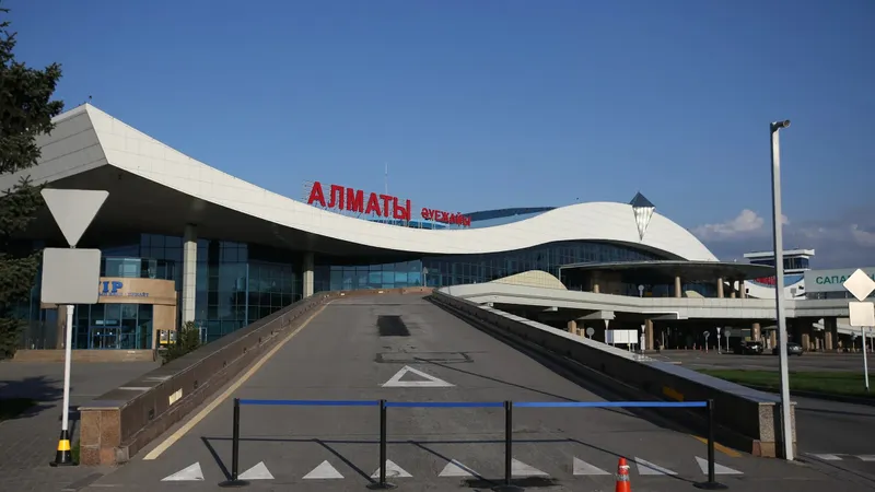 Алматы әуежайында жанармай таситын көлік Lufthansa ұшағымен соқтығысты