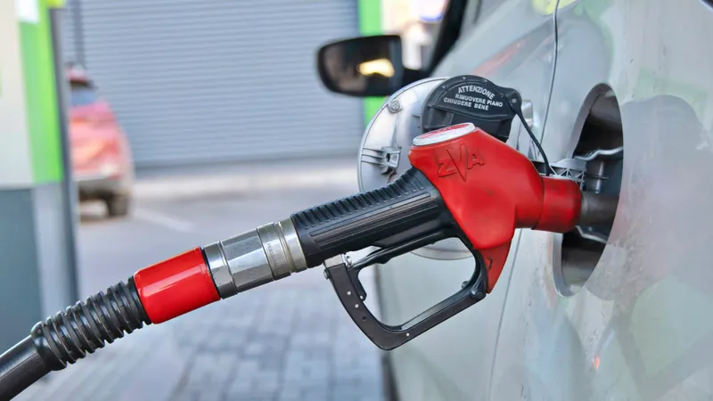 Қазақстанда АИ-92 маркалы бензин мен дизель отынының бағасын көтеруге мораторий енгізіледі