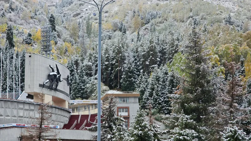 Алматыда 19 қазанда Медеуге дейінгі көлік қозғалысы шектеледі: себебі белгілі болды