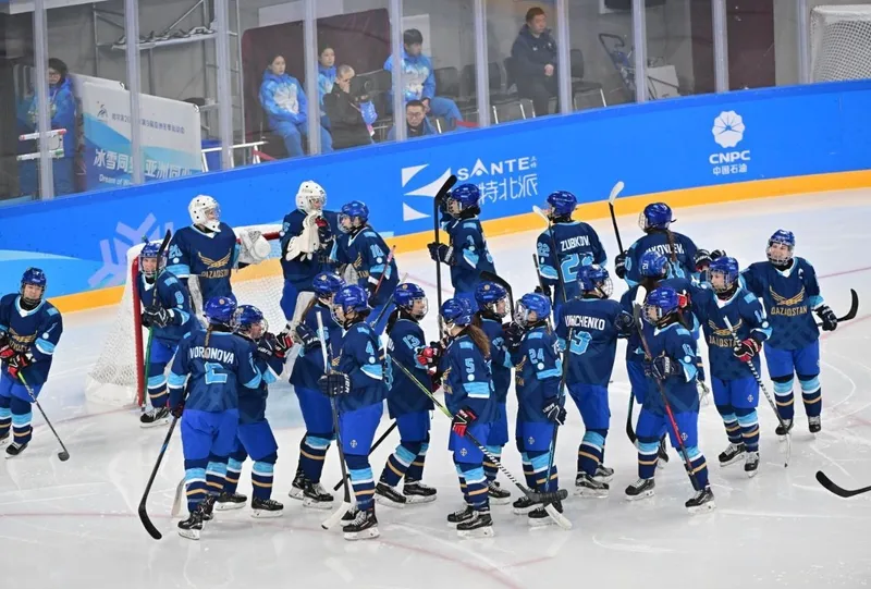 Әкесі мен қызы жыныстық қатынасқа түседі