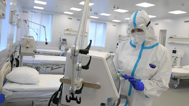 Шымкенттегі инфекциялық ауруханада науқастарды еденге жатқызған