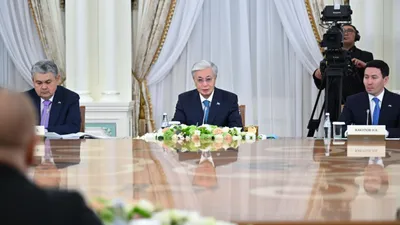 Мемлекет басшысы: «Әзербайжан – Қазақстан үшін ерекше ел, бауырлас мемлекет», сурет - Zakon.kz жаңалық 21.10.2025 14:00