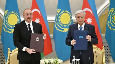 21 қазанда Қазақстан Республикасының Президенті Қасым-Жомарт Тоқаев пен Әзербайжан Республикасының Президенті Ильхам Әлиев мемлекеттік сапары аясында келіссөз өткізді, деп хабарлайды Zakon.kz., сурет - Zakon.kz жаңалық 21.10.2025 14:44