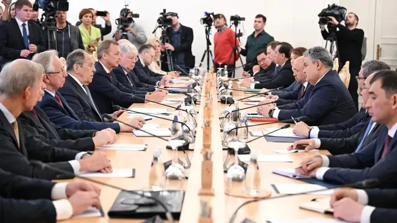 Кездесу, Мәскеу, ресми сапар, Ермек Көшербаев, Сергей Лавров , сурет - Zakon.kz жаңалық 22.10.2025 17:50