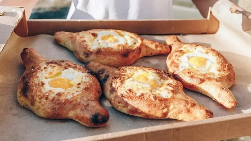 Грузиннің хачапуриі мен өзбектің тандыр наны әлемдегі ең үздік нан түрлерінің қатарына енді