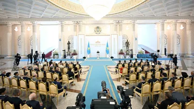 Президент Қасым-Жомарт Тоқаев Республика күніне арналған салтанатты жиында елдің даму жолы мен жеткен жетістіктері туралы сөз сөйледі, деп хабарлайды Akorda.kz., сурет - Zakon.kz жаңалық 24.10.2025 12:56