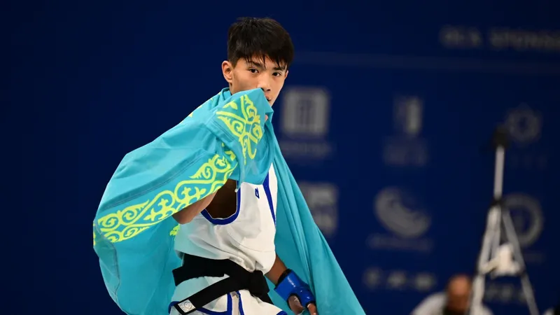 Санжар Қартай аралас жекпе-жектен жасөспірімдер Азиадасында алтын медаль иеленді