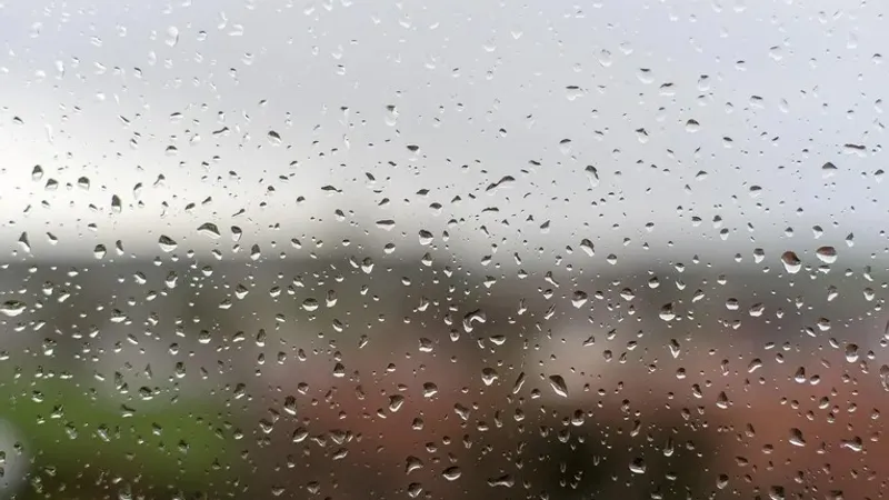 Бомбы тәрізді жалаңаш ретро фотосурет