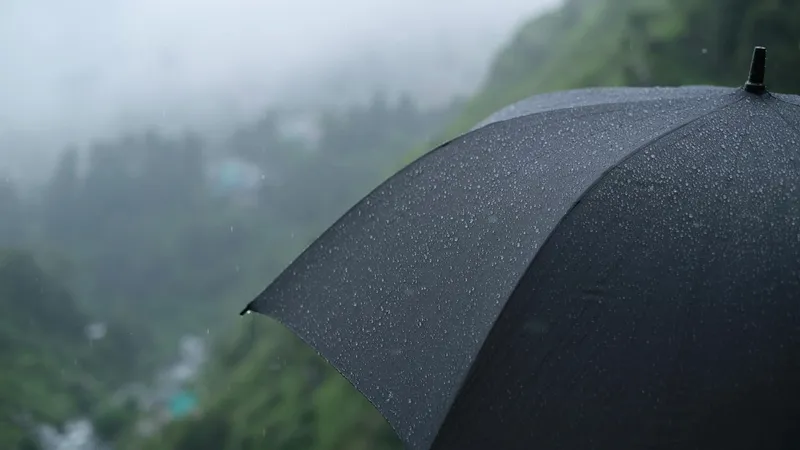 Нөсер, найзағай және тұман: синоптиктер 27 қазанға арналған ауа райы болжамын жариялады