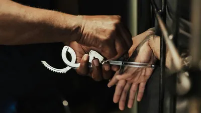 Францияда Луврды тонады деген күдікпен екі адам ұсталды, сурет - Zakon.kz жаңалық 26.10.2025 15:03