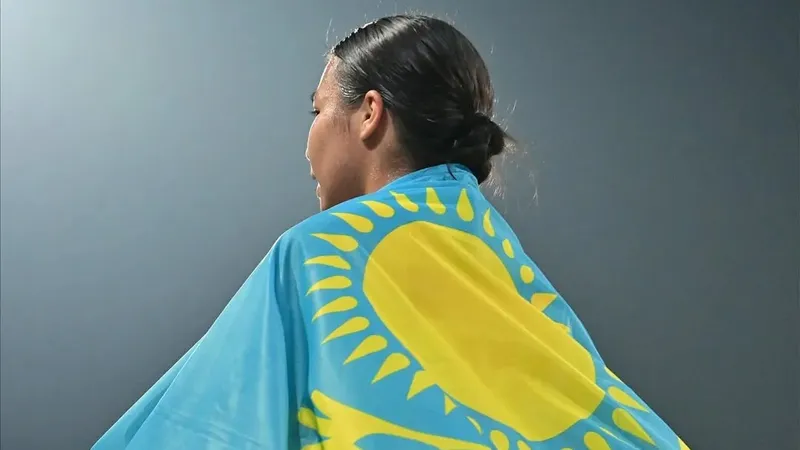 Анна Нетребко порно фильмде ойнады Көліктегі порно жалап