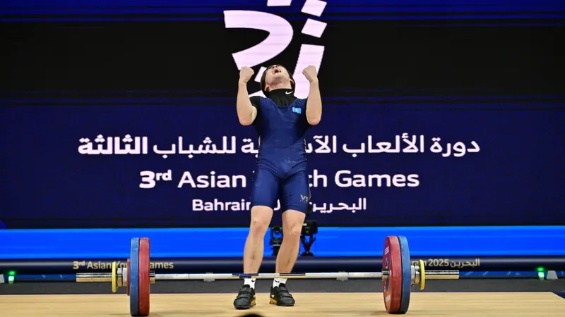 Порно ұлы анасын трахает