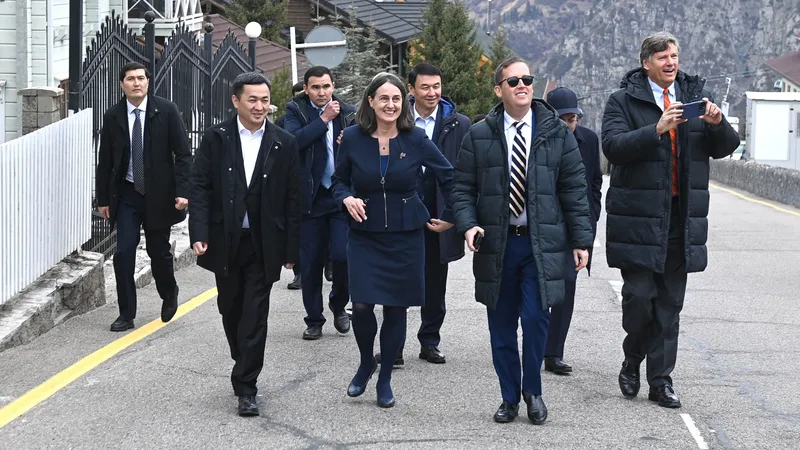 Шағын юбкадағы шлюха