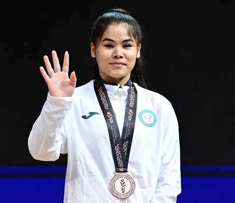 Сексуалды большая жопы бар семіз қыздың фотосы