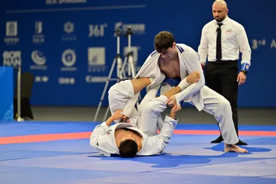 Джиу-джитсу: Муслим Арсамаков жасөспірімдер Азиадасында күмістен алқа тақты, сурет - Zakon.kz жаңалық 29.10.2025 20:35