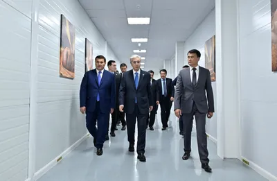 Тоқаев "Қызылорда-нан" цехына барды, сурет - Zakon.kz жаңалық 30.10.2025 17:00