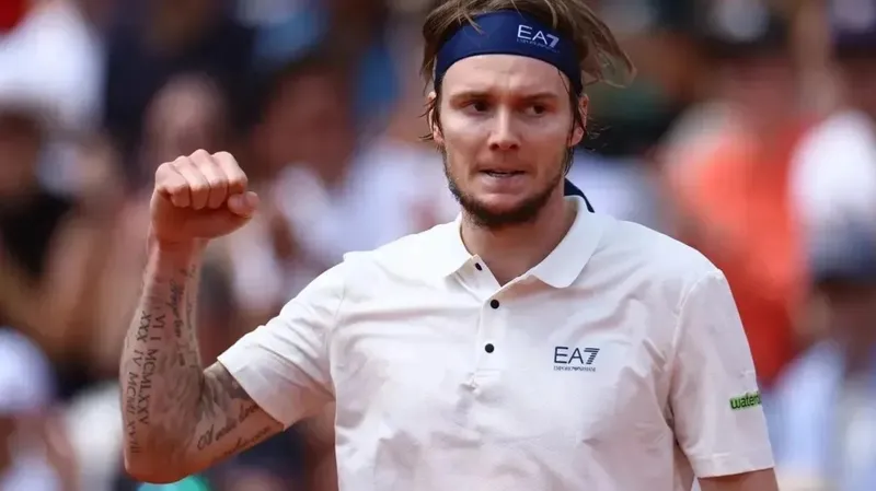 Бублик сенсация жасады: алғаш рет Париждегі “Мастерс” турнирінің ширек финалына өтті