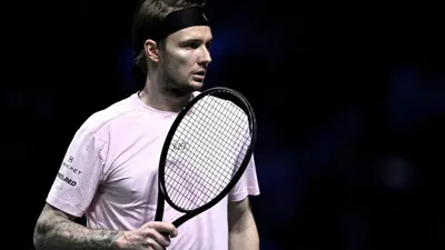 Александр Бублик Париждегі турнирдің жартылай финалына шықты, сурет - Zakon.kz жаңалық 31.10.2025 22:17