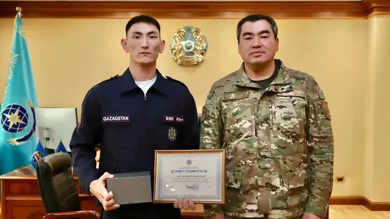 Үлкен сиськи және киска