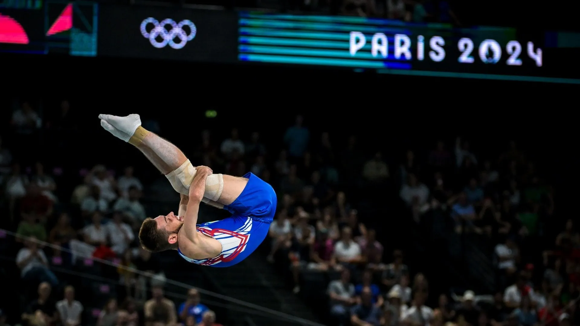 Қыздар кискаға сиып кетеді Үлкен жопа бар медбикемен секс