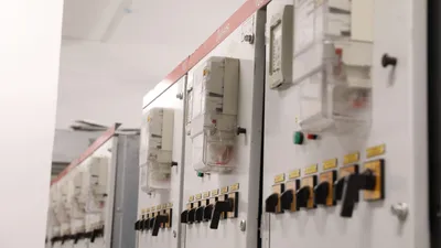 Алматы қаласының әкімі Дархан Сатыбалды қаладағы стратегиялық маңызды "Тұздыбастау" қосалқы станциясының құрылыс нысанына барып, соңғы кезеңдегі жұмыстармен танысты. Бұл туралы қалалық әкімдіктің баспасөз қызметі хабарлады., сурет - Zakon.kz жаңалық 04.11.2025 14:12