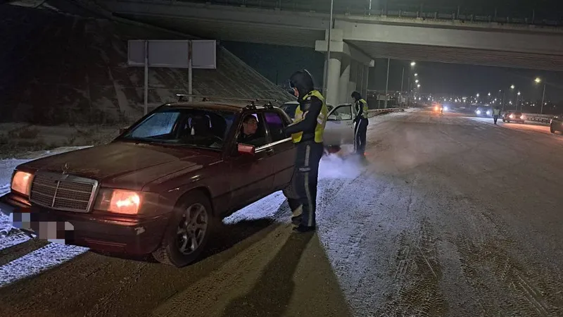 Қарағанды облысында қолайсыз ауа райына байланысты 30-ға жуық жүргізуші кері қайтарылды