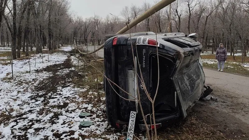 Алматыда жол талғамайтын көлік газ құбырын соғып, жүздеген үй газсыз қалды