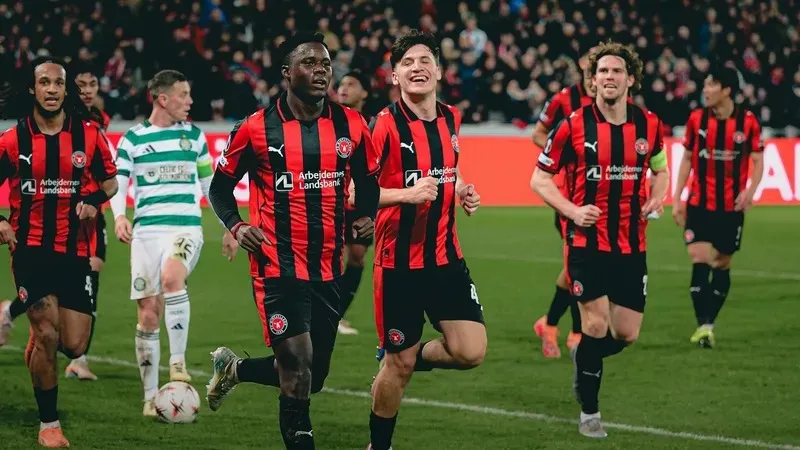 Жарықтардағы ұзын пенистің фотосуреттері