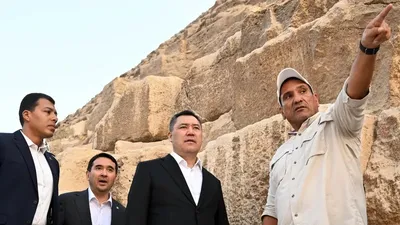 Қырғызстан Президенті Мысыр пирамидаларын аралап көрді, сурет - Zakon.kz жаңалық 07.11.2025 10:06