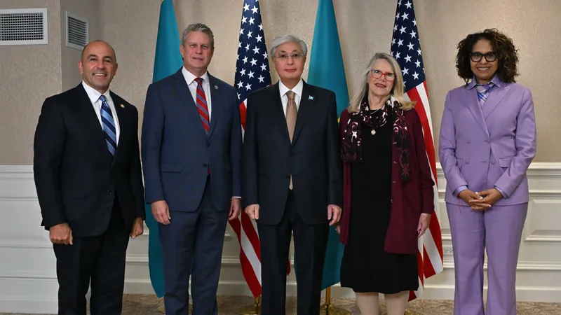 Тоқаев америкалық конгрессмендерді Қазақстанға сапарлап келуге шақырды