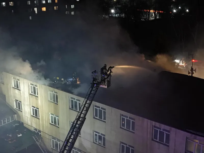 Алматы әкімі өрт шыққан балалар үйіне барды