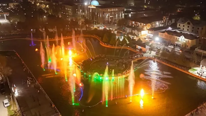 Шымкентте заманауи музыкалы-лазерлі субұрқақ іске қосылды