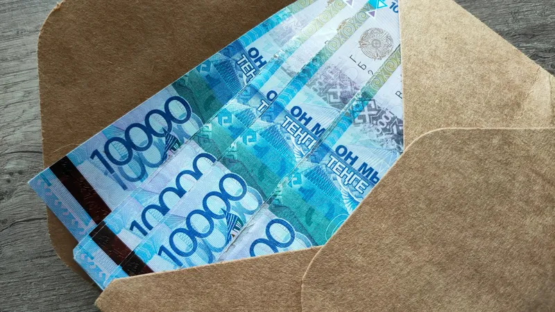 Қазақстанда жұмыссыздық бойынша жәрдемақы: кім ала алады және қалай өтініш беруге болады