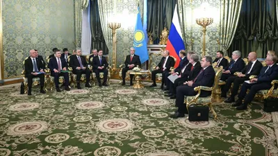 Келіссөз, Мәскеу, Қасым-Жомарт Тоқаев, Владимир Путин  , сурет - Zakon.kz жаңалық 12.11.2025 17:46