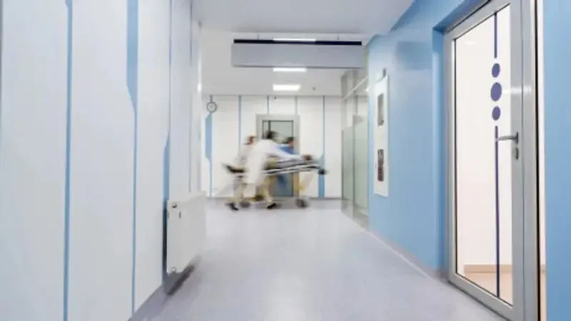 Тұмау және ЖРВИ жұқтырған науқастар аурухана дәлізінде жатыр: ДМС түсініктеме берді