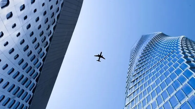 Ұшақта өз бетімен әрекет еткен азамат әуе компанияға 6,6 млн теңге төлейтін болды