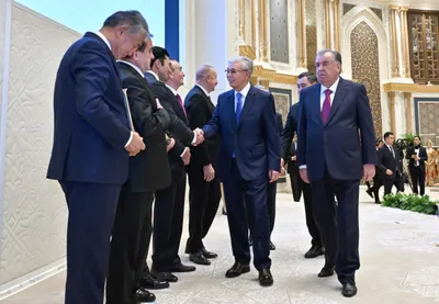 Тоқаев “Келешек мұрасы” халықаралық сыйлығын тапсыру рәсіміне қатысты, сурет - Zakon.kz жаңалық 15.11.2025 19:16