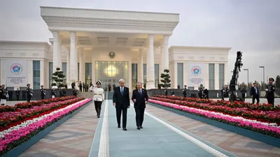 Мемлекет басшысы, Қасым-Жомарт Тоқаев, Өзбекстан, мемлекеттік сапар, сурет - Zakon.kz жаңалық 16.11.2025 17:29