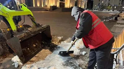 Елордада қар күреу жұмысы тәулік бойы жүргізілуде , сурет - Zakon.kz жаңалық 17.11.2025 11:17