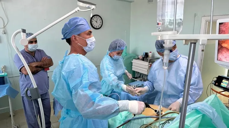 Ұлытау облысына Ұлттық ғылыми хирургия орталығы мамандарының көшпелі бригадасы келді