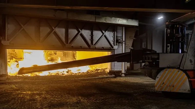 Екібастұзда жаңа ферроқорытпа зауыты іске қосылды