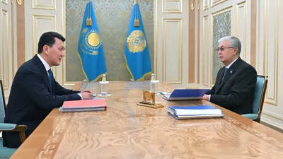 Президентке Парламенттік реформа жөніндегі жұмыс тобы қызметінің аралық нәтижелері туралы баяндалды., сурет - Zakon.kz жаңалық 20.11.2025 14:31