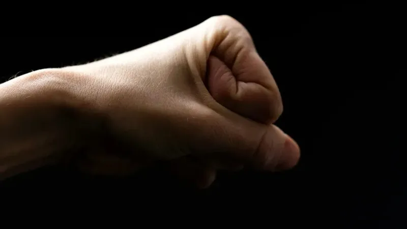 Маңғыстау облысында әйелін ұрып-соққан ер адам жазадан сытылып кетті