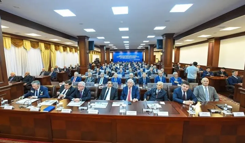 Көшпелі отырыс, Қызылорда, республикалық ардагерлер кеңесі , сурет — Zakon.kz жаңалық 21.11.2025 19:47