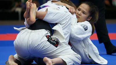 Жібек Құлымбетова, джиу-джитсу, Ислам ынтымақтастығы ойындары, күміс медаль, сурет - Zakon.kz жаңалық 21.11.2025 19:24