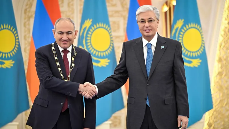 Мемлекет басшысы Армения Премьер-министрін "Алтын Қыран" орденімен марапаттады