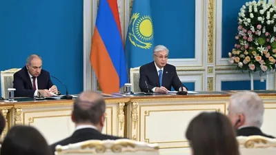 Пашинян 20 қараша 2025 жылы ресми сапармен Астанаға келді  21 қарашада тар және кең құрамда келіссөздер өтті., сурет - Zakon.kz жаңалық 21.11.2025 15:10