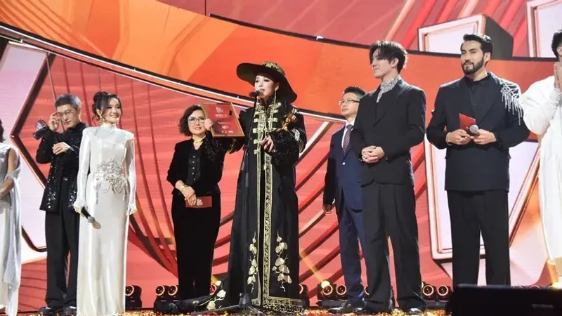 "Арманым жоқ". Димаш Құдайберген елімізде өткен Silk Way Star ән байқауын қорытындылады