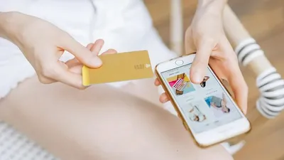 Төлем жасау, сатушы, дүкен, касса, карта, QR , сурет - Zakon.kz жаңалық 23.11.2025 15:56